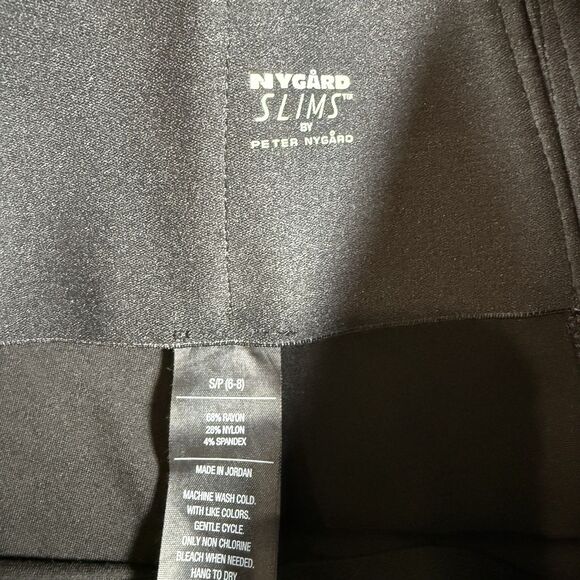 Nygard Slims Legging Black Size Small Elastic Waist Center Seam NWT 27” Inseam - Picture 2 of 6